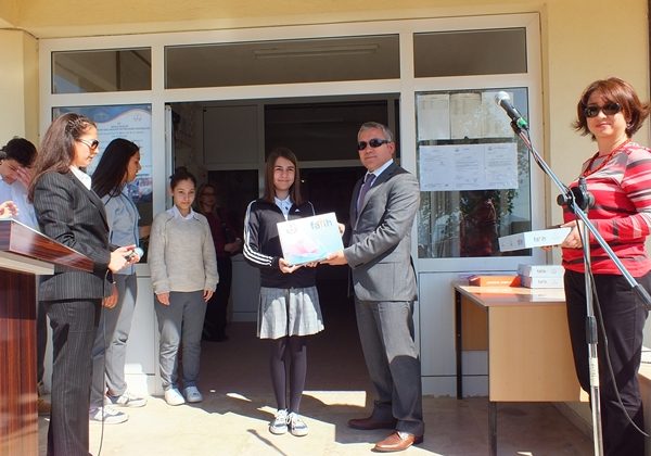 Dalaman’da Tablet dağıtımı