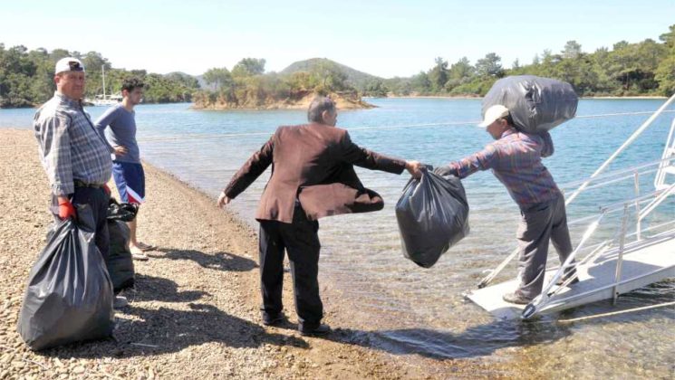 Sezon öncesi koylarda  temizlik çalışması