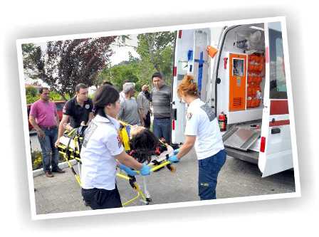 Motosiklete çarptı,  anne ve 2 kızını yaraladı