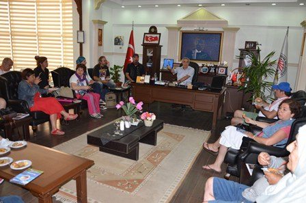 Ressamlardan Başkan’a ziyaret