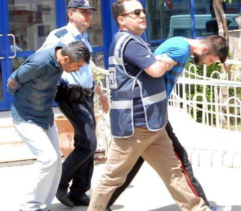 Gazete kağıdını  “yabancı para”  diye sattılar