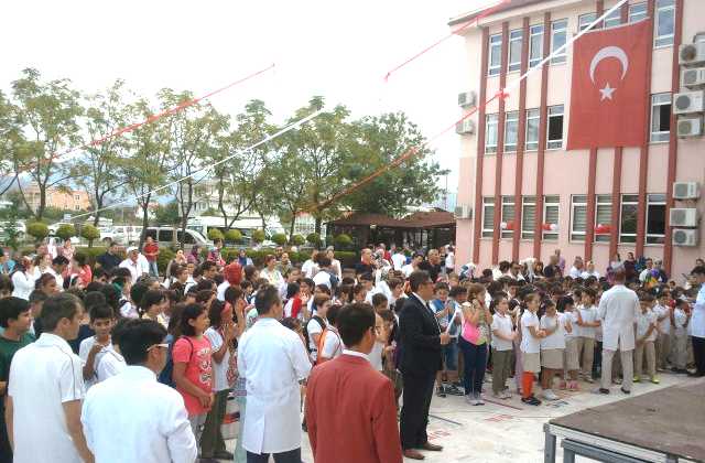 Özel Burç Meltem İlkokulu ve Ortaokulu Yeni Eğitim ve Öğretim dönemine yenilenen binası ve eğitim kadrosu ile başladı.
