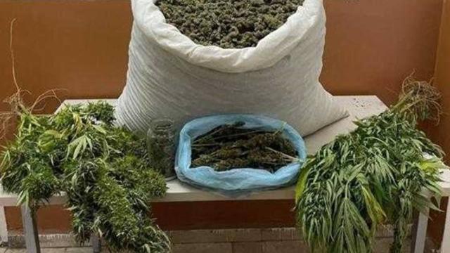 Uyuşturucu ticareti yapana 2 şüpheli tutuklandı