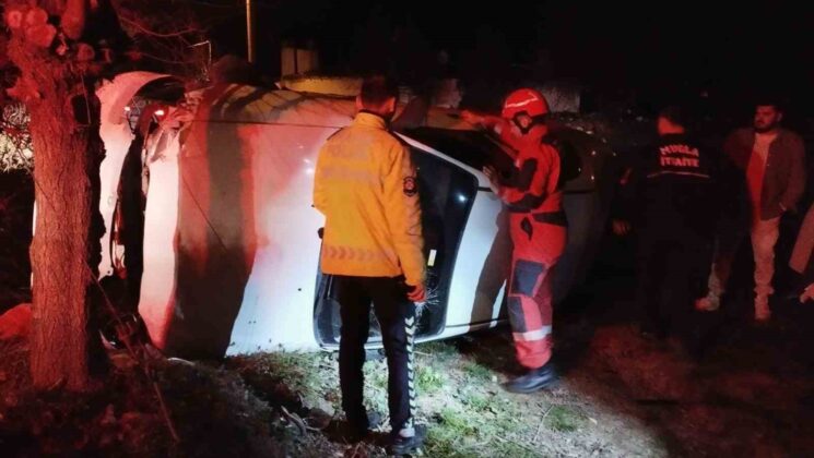 Araçta sıkışan vatandaşı itfaiye ekipleri kurtardı