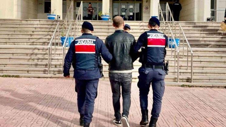 Araması olan ve yakalanan 49 kişiden 27’si tutuklandı