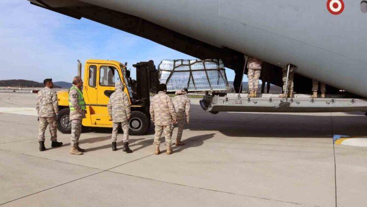 İnsani yardımlar uçakla gönderildi