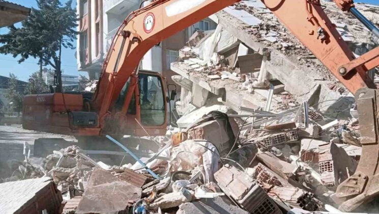 Menteşe Belediye ekipleri afet bölgesinde çalışmalara başladı