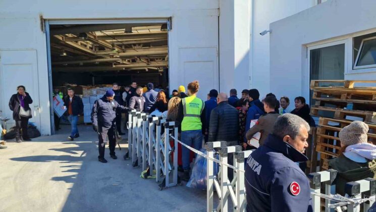 Öğretmenler, depremzedeler için seferber oldu