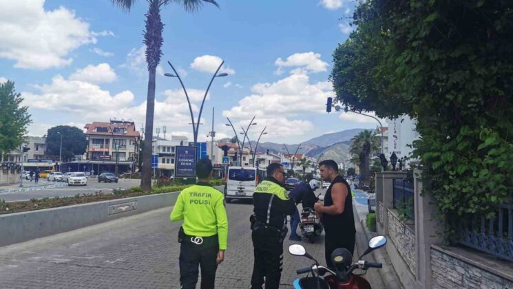 Marmaris’te trafik uygulamaları devam ediyor