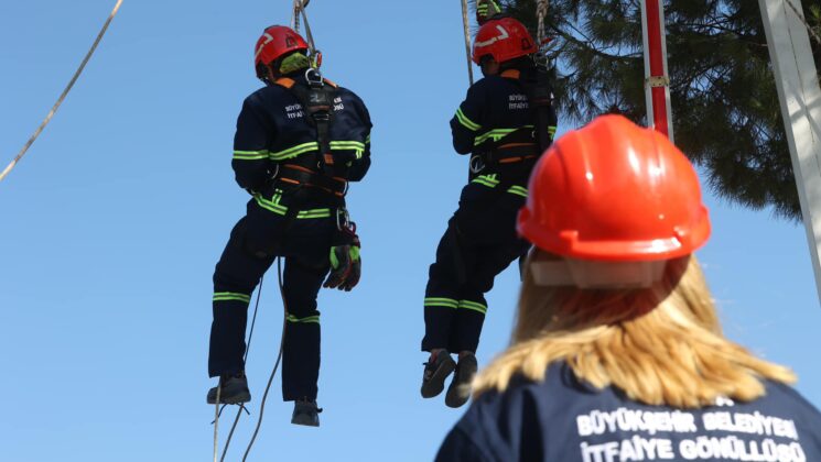 Gönüllü İtfaiyeciler sertifikalarını aldı