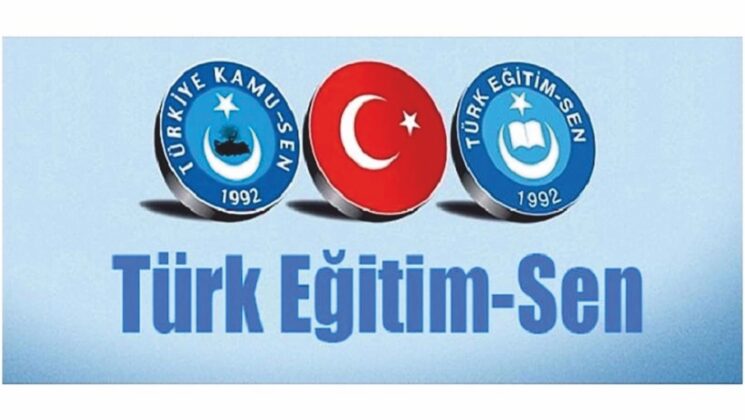 TÜRK EĞİTİM-SEN VE TÜRKİYE KAMU-SEN’DEN BAYRAK VE KOKARTLI KUTLAMA