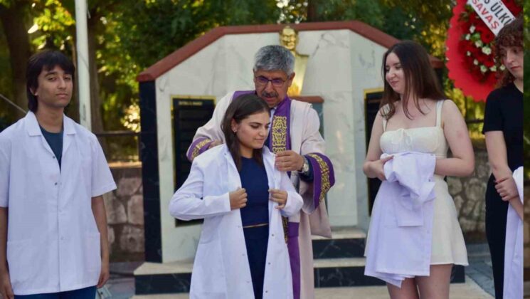 Milas Veterinerlik Fakültesinde Beyaz Önlük giyme töreni