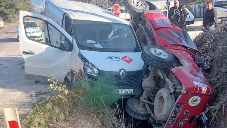 Muğla’da kamyonetle çarpışan yangına müdahale aracındaki 2 kişi yaralandı