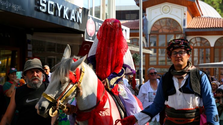 FESTİVALDEN DOĞAN AŞK NİKAHLA TAÇLANDI