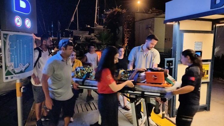 İstanköy Adası’nda yaralanan çocuk deniz ambulansıyla Bodrum’a nakledildi