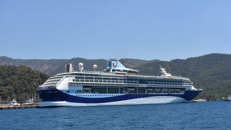 Marella Discovery, 1750 yolcusuyla “ana limanı” Marmaris’e geldi