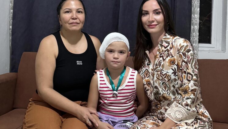 Öksüz ve işitme engelli Özbek çocuk Türkiye’de sağlığına kavuştu