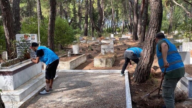 Hükümlülerden şehit mezarı için anlamlı davranış