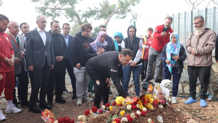 Galatasaray heyeti, Yiğit Kurt’un mezarını ziyaret etti