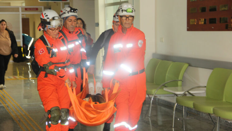 Hastanede deprem tatbikatı yapıldı