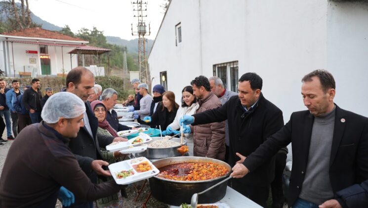 BAŞKAN SEZER DURMUŞ, VATANDAŞLARLA İFTAR SOFRASINDA BULUŞTU